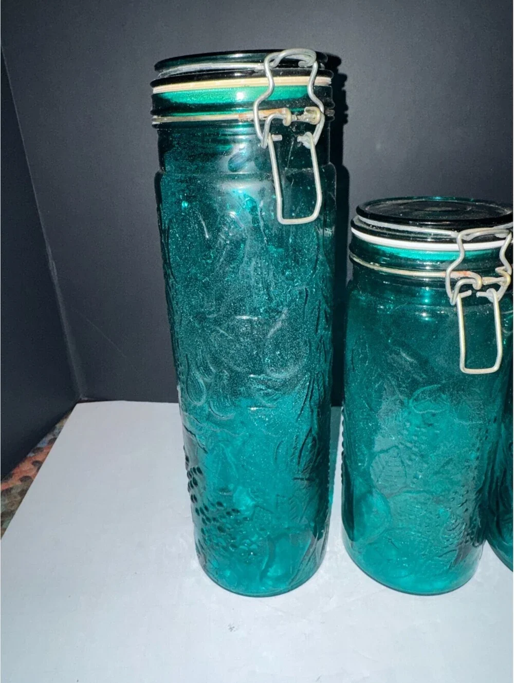 Vtg Mcm Emerald Green Fruit, Grape Design Glass Canister Set Wire Bail Lids 3pc